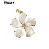 Wt-Jp403 Padrão Azul-Esverdeado Brilhante Flor de Ábano Incrustada Zircônia Pingente Colar para Meninas Acessórios DIY
