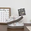 Zapatillas Beier 2026 Otoño Nuevo Patrón de Estrella Moda Versátil Zapatos Casuales Estudiante Deportes Caña Baja Zapatos Blancos 8022