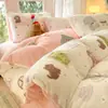 Ins Conjunto de Quatro Peças em Lã de Leite Estilo Cartoon Peso Espesso Conjunto de Três Peças em Flanela Estampada Capa de Edredom Individual Roupa de Cama