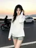 Camiseta trendy de estilo japonês, personalidade nicho, manga longa, abotoada, para mulheres, nova coleção de outono, top solto casual versátil estilo preguiçoso