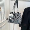 Bolsa de Lona Graffiti para Mujer 2025 Verano Nueva Bolsa de Hombro Casual de Gran Capacidad Bolsa Tote para Estudiantes para Clase y Desplazamientos