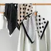 Lenço de seda preto e branco com bolinhas, 70cm, elegante e simples. Lenço quadrado de algodão e linho com padrão espinha de peixe para primavera e outono. Adequado para decoração de loja de roupas, lenço feminino no atacado
