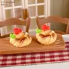 Fornecimento direto transfronteiriço de miniaturas de comida em resina e bolo de brinquedo para casa de bonecas, utensílios de cozinha, acessórios para bijuteria DIY.