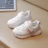 Sapatos Infantis 2024 Primavera e Outono Novos Tênis Esportivos Infantis Sapatos de Corrida Antiderrapantes Super Leves para Meninas Sapatos Casuais para Bebês Tendência
