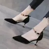 Sandálias da Moda Estilo Fada com Salto Alto Fino para Mulheres, Estilosas e Chamativas, Populares nas Redes Sociais em 2025, Feitas de Camurça e Borracha