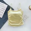 Lindo design de regata com alça nas costas, senso de design, plissado, para sair, roupa íntima, alça com bojos, top justo, verão, linda alça nas costas