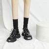 Zapatos Pequeños Cuadrados de Cuero Estilo Británico Retro Personalizados de Fábrica para Mujer Zapatos Derby de Cuero Genuino Zapatos de Plataforma Estilo Punk Decorados con Remaches