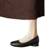 Zapatos planos de punta cuadrada populares 2026 nuevo modelo suela blanda verano casual para mujer zapatos de cuero cómodos retro para madres