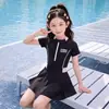Nuevo Vestido de Una Pieza Dulce y Sencillo para Niñas Estilo Bloques de Color Estampado de Letras Traje de Baño Playa Traje de Baño Infantil