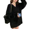 Tricô de Veludo Imitação de Visom para Mulheres Primavera e Outono Novo Gola V Estilo K Doce Estilo Preguiçoso Macio e Sedoso Tamanho Grande Tricô para Mulheres