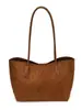 Bolsa tote simples de veludo fosco retrô para mulheres, bolsa versátil de grande capacidade para a faculdade e o trabalho, nova bolsa de ombro outono e inverno de 2026