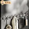 Perchero de pared, gancho para abrigos para colgar en la puerta, gancho de aluminio espacial sin taladro, fuerte capacidad de carga, gancho con forma de pez para abrigos y sombreros