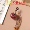 Colgante de Fresas de Madera de Sangre Yiming Xianyuan Joya de Madera Fruta y Verdura de Madera Maciza Colgante para Teléfono Móvil Borla Colorida Tejida
