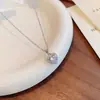 Colar Pingente Coração de Zircônia de Luxo Leve e Doce para Mulheres, Corrente de Clavícula Exquisita e Versátil, Colar Estiloso e Versátil de Nicho