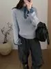 Suéter pullover de retalhos em jeans color block estilo europeu, novo modelo outono e inverno 2026, elegante e versátil, blusa de tricô feminina com gola de lapela