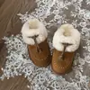 Zapatillas de Felpa con Cubierta para la Cabeza de Diseño de Nicho para Mujer Otoño/Invierno 2026 Suela Gruesa de Poner y Quitar Calientes Cómodas Versátiles Zapatillas Peludas