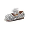 Zapatos de actuación estilo princesa para niñas con adornos completos de lentejuelas y pedrería, nuevos arrivals de primavera 2026, zapatos pequeños de cuero elegantes y a la moda.