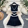 Vestido de Punto Rayado Único con Cuello en V Estilo Coreano para Mujer, Conjunto Estilo Sal, Sin Mangas, Ceñido a la Cintura, Falda Elegante de Corte A, Vestido Corto para el Trabajo
