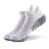 Meias atléticas curtas feitas sob medida, feitas de algodão puro com sola de laço felpudo espessado, apresentando propriedades antiderrapantes, absorventes de choque, respiráveis e que absorvem o suor, adequadas para corrida.; atacado de fábrica