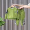 Conjunto de Moletom para Meninos Primavera e Outono 2026 Novo Estilo Roupa de Primavera para Meninos Roupas Infantis Frescas e Estilosas
