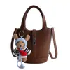 Design de Nicho Transfronteiriço, Bolsa de Mão Simples e Versátil em Couro Óleo-Cera para o Dia a Dia de Mulheres, Nova Bolsa Pequena de Balde Transversal para Outono e Inverno