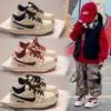 Zapatos de Baloncesto de Moda para Niños Otoño 2024 Explosiones Moda Joker Zapatos Casuales para Hombre Suela Suave Zapatos para Niñas