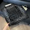 Bufanda Cuadrada Fina Estilo Coreano de Castaña para Mujer, Protección del Cuello, Bufanda Decorativa, Bufanda para Madre, Bufanda Cuadrada de Imitación de Seda, Venta al por Mayor