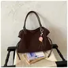 Bolsa Estilosa Xiaomi Minimalista Retrô Feminina Outono 2026 Novo Estilo Bolsa de Ombro Única para o Dia a Dia Bolsa Tote de Grande Capacidade