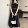 Fat Sister 2025 Verão Novo Design de Costura Senso de Moda Cinto Moda Vestido Falso Duas Peças Cor Contrastante Simples Slim Fit