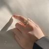 Anillo de mariposa con perla distintivo de moda para mujer, diseño de nicho moderno, ligero, lujoso, abierto, para dedo índice, anillo de celebridad cibernética.