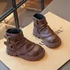 Botas Martin Versáteis da Moda para Meninas 2026 Outono/Inverno Novas Botas Pretas com Forro de Lã para Crianças Maiores com Solas Macias