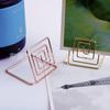 Venta al por mayor del fabricante Amazon Soporte para notas estilo anillo Dorado galvanizado Metal de 8 caracteres con base Soporte para tarjetas de mesa de boda