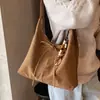 Bolso de mano de lunares de moda para mujer, nueva colección 2026, bolso tote de alta gama para el día a día, bolso de hombro de gran capacidad, bolso de mujer de otoño