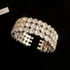 Pulseira Aberta Redonda Metalizada com Pedras de Diamante Estilo Europeu e Americano, Estilo Minimalista Único, Pulseira Exquisita e Fashion, Joia de Luxo Leve e de Alto Padrão