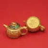 Directo de Fábrica Lingote de Qilin en Relieve Tetera Giratoria Adorno de Mano para Sala de Póker Decoración de Aleación
