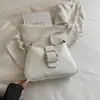 Otoño/Invierno 2026 Estilo Sencillo Versión Coreana Moda Femenina de Moda Bolso de Axila Color Sólido Textura Retro Versátil para Viajes Cotidianos Bolso de Hombro Único