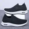 Zapatos para Hombre Feiwei 2025 Primavera Nuevos Zapatos Deportivos Transpirables para Correr para Hombre Slip-On Cuadros Talla Grande Zapatos Casuales