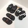 Chinelos Infantis 2026 Verão Estilo da Moda Sandálias Slip-On Fofas para Bebês Meninas Sandálias de Dedo da Moda