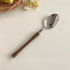 Modelo Novo 26 Anos Talheres Transfronteiriços de Aço Inoxidável 304 com Cabo de Madeira, Faca para Bolo e Bife Estilo Vintage, Garfo e Colher