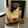 Bolsa Casual Macia Retrô de Grande Capacidade 2025 Nova Bolsa Feminina Estilo Outono e Inverno Versátil Bolsa de Ombro Mochila