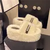 Chinelos femininos de plataforma alta para aumentar a altura, de uma tira, para meninas baixinhas, 2026 Outono/Inverno, Novos, Plush, Para Casa, Para Exterior, Chinelos Peludos