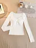 5298 Camisa Básica de Manga Larga con Cuello en V Retorcido, Estilo 'Chica Caliente' de Otoño Temprano, Ajustada con Copas en el Pecho, Camiseta de Manga Larga para Mujer