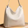 Bolsa Feminina Estilo Novo Outono 2026 Crossbody de Couro Macio Grande Capacidade Bolsa para Mãe Bolsa de Ombro Único Transversal Fashion