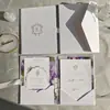 Invitación de boda vintage de terciopelo color camello con impresión en relieve, tarjeta de respuesta con código QR de forma especial, invitación de boda