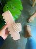 En Stock Comercio Exterior Talla Grande Punta Abierta Tacón Bajo Pantuflas para Mujer 2025 Verano Nueva Moda Sandalias de Una Tira Estilo Europeo y Americano