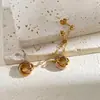 La Serie de Juegos de Tres Anillos Tricolor de la Fábrica de Guangzhou Presenta Tres Círculos Entrelazados, un Artículo de Joyería Popular y de Alta Venta entre los Comerciantes