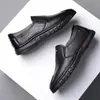 Nuevos Zapatos Casuales de Cuero para Conducir en el Negocio 2026 Sin Cordones Superficie de Cuero Transfronterizos Suela Suave Zapatos de Primavera y Otoño Mocasines para Hombre