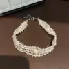 Pulseira de Pérolas Imitação com Pingente de Renda e Pérolas Pulseira de Pulso Vintage Delicada Acessório Feminino Versátil de Luxo Leve