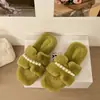 Pantuflas peludas estilo coreano para otoño e invierno para mujer, nuevo modelo 2026, pantuflas de felpa con cadena de perlas, moda, abiertas, slip-on