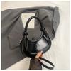 Elegante Bolso de Mano Simple en Forma de Media Luna 2025 Verano Nuevo Moderno Estilo Occidental Diseño de Bolso de Hombro Bolso Cruzado de Nicho